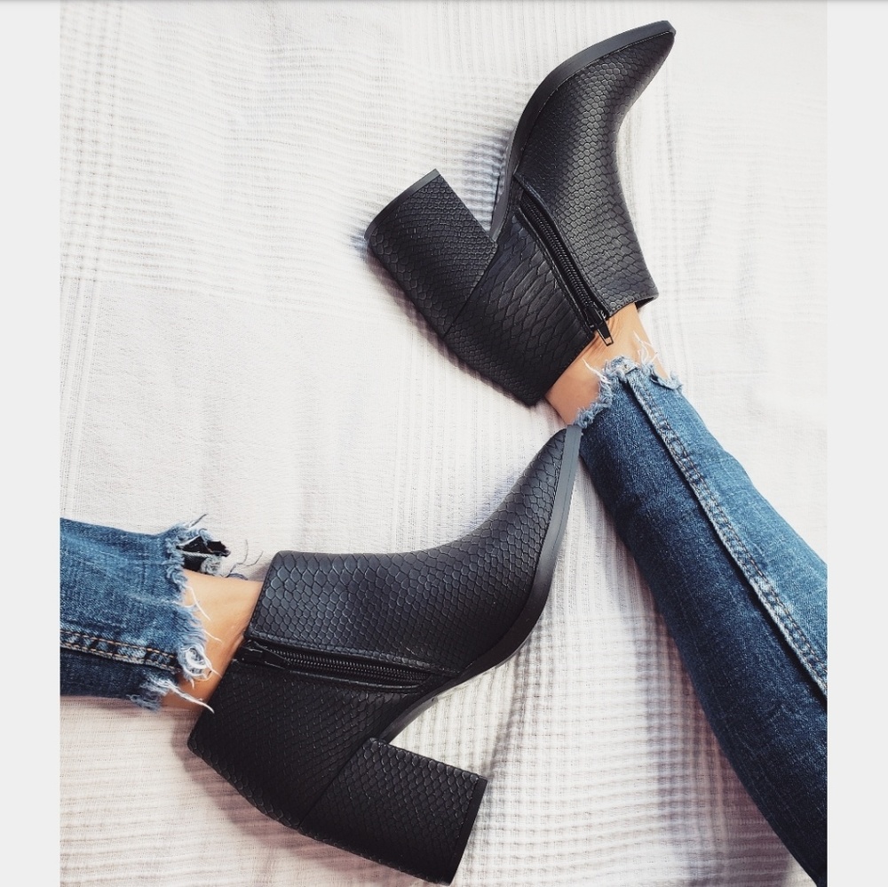 🚨Last Pair🚨//The Alena// black bootie - Picture 5 of 8